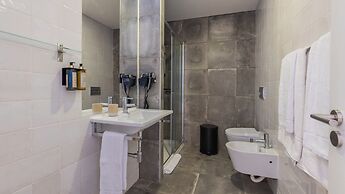 Carmo 43 by LovelyStay