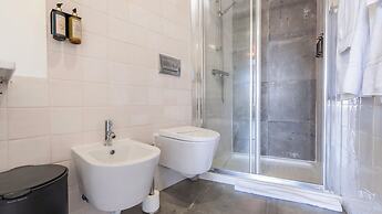 Carmo 43 by LovelyStay