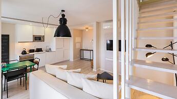 Carmo 43 by LovelyStay