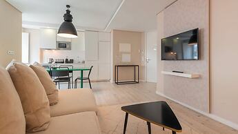 Carmo 43 by LovelyStay