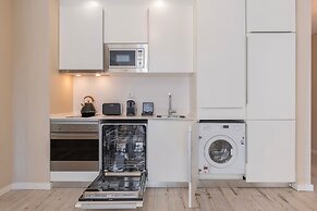 Carmo 43 by LovelyStay