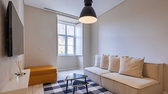 Carmo 43 by LovelyStay