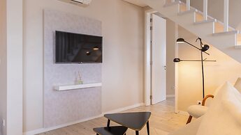 Carmo 43 by LovelyStay