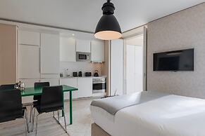 Carmo 43 by LovelyStay