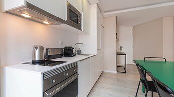 Carmo 43 by LovelyStay