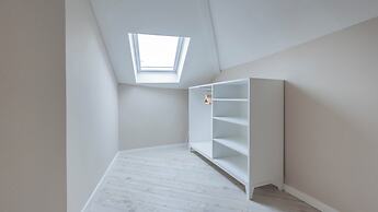 Carmo 43 by LovelyStay