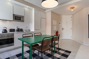 Carmo 43 by LovelyStay