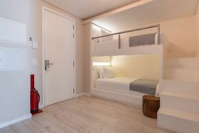 Carmo 43 by LovelyStay