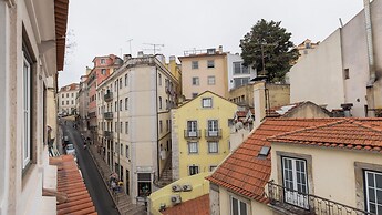 Carmo 43 by LovelyStay