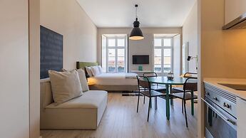 Carmo 43 by LovelyStay