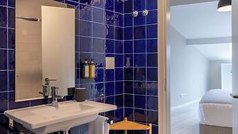 Carmo 43 by LovelyStay