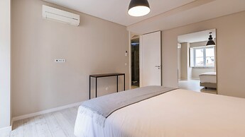 Carmo 43 by LovelyStay