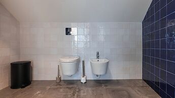 Carmo 43 by LovelyStay