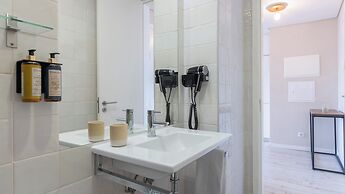 Carmo 43 by LovelyStay