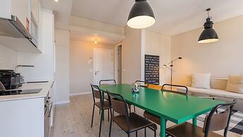 Carmo 43 by LovelyStay