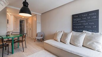 Carmo 43 by LovelyStay