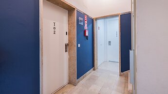 Carmo 43 by LovelyStay