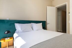 Carmo 43 by LovelyStay