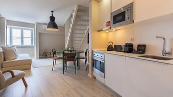 Carmo 43 by LovelyStay