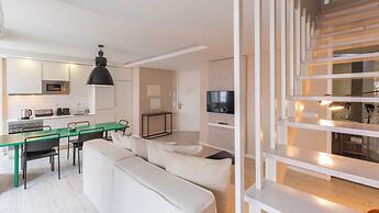 Carmo 43 by LovelyStay