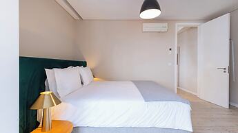 Carmo 43 by LovelyStay