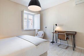 Carmo 43 by LovelyStay