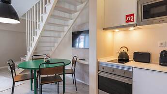 Carmo 43 by LovelyStay