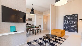 Carmo 43 by LovelyStay