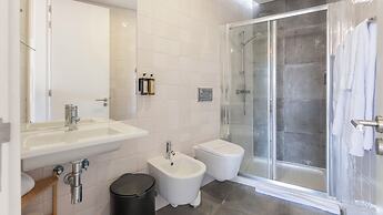 Carmo 43 by LovelyStay