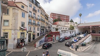 Carmo 43 by LovelyStay