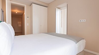 Carmo 43 by LovelyStay