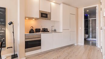 Carmo 43 by LovelyStay