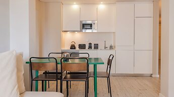 Carmo 43 by LovelyStay