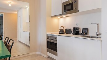 Carmo 43 by LovelyStay