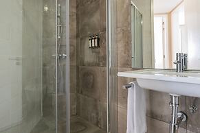 Carmo 43 by LovelyStay