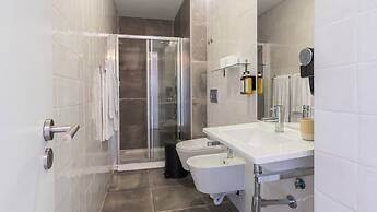 Carmo 43 by LovelyStay