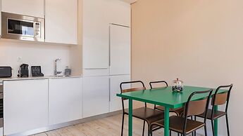 Carmo 43 by LovelyStay