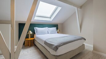 Carmo 43 by LovelyStay