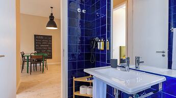 Carmo 43 by LovelyStay