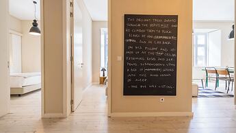 Carmo 43 by LovelyStay