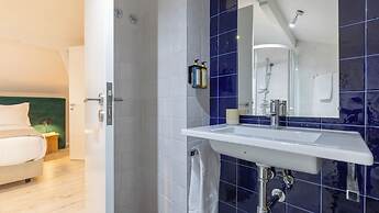 Carmo 43 by LovelyStay