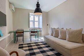 Carmo 43 by LovelyStay