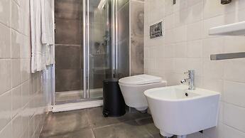 Carmo 43 by LovelyStay