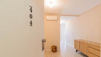 Carmo 43 by LovelyStay