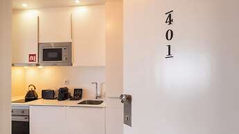 Carmo 43 by LovelyStay