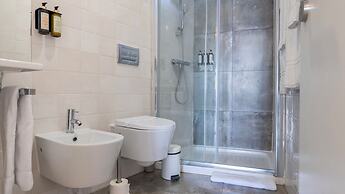 Carmo 43 by LovelyStay