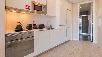 Carmo 43 by LovelyStay