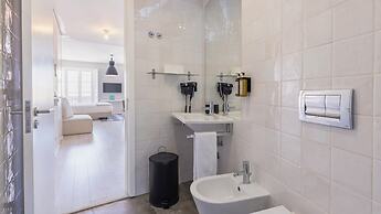 Carmo 43 by LovelyStay