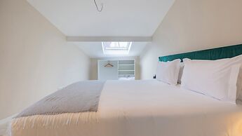 Carmo 43 by LovelyStay