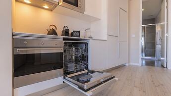 Carmo 43 by LovelyStay